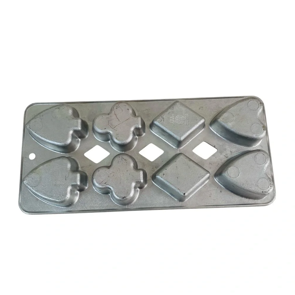 Wear Ever Card Suit Cast Aluminum Mold Bakeware
